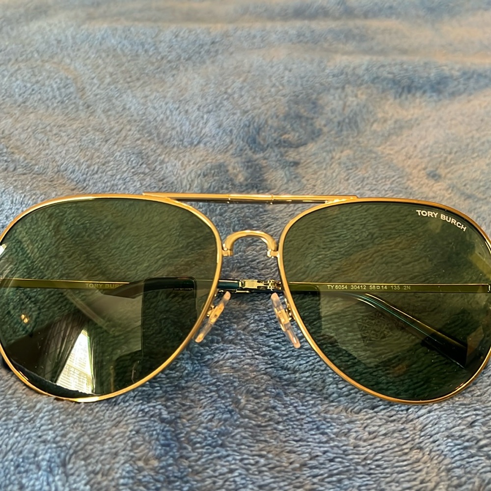 Tory Burch Aviator sunglasses with case